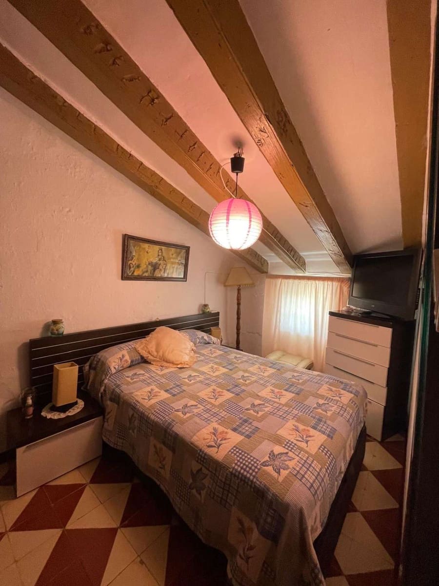 4 bedroom Townhouse for sale in Velez-Blanco with garage - € 126,000 (Ref: 9735230)