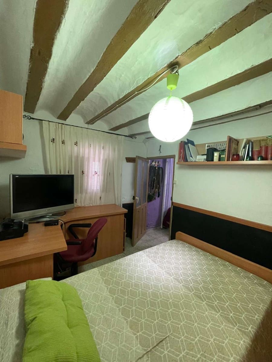 4 bedroom Townhouse for sale in Velez-Blanco with garage - € 126,000 (Ref: 9735230)