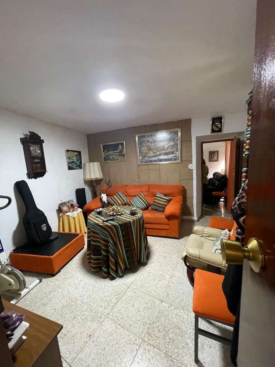 4 bedroom Townhouse for sale in Velez-Blanco with garage - € 126,000 (Ref: 9735230)