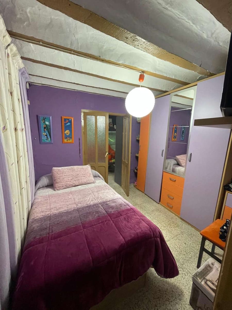 4 bedroom Townhouse for sale in Velez-Blanco with garage - € 126,000 (Ref: 9735230)