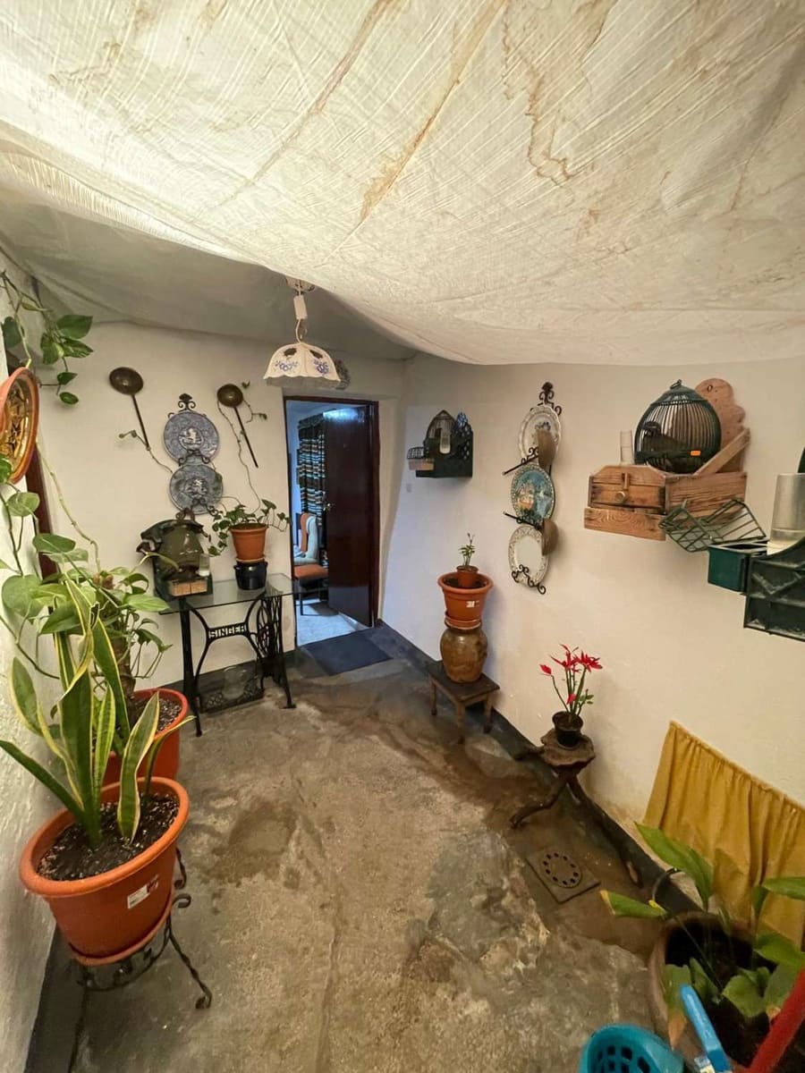 4 bedroom Townhouse for sale in Velez-Blanco with garage - € 126,000 (Ref: 9735230)