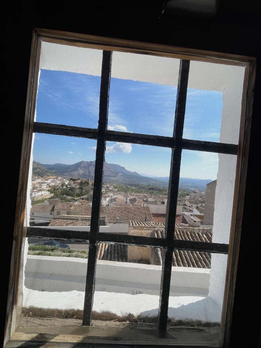 4 bedroom Townhouse for sale in Velez-Blanco with garage - € 126,000 (Ref: 9735230)