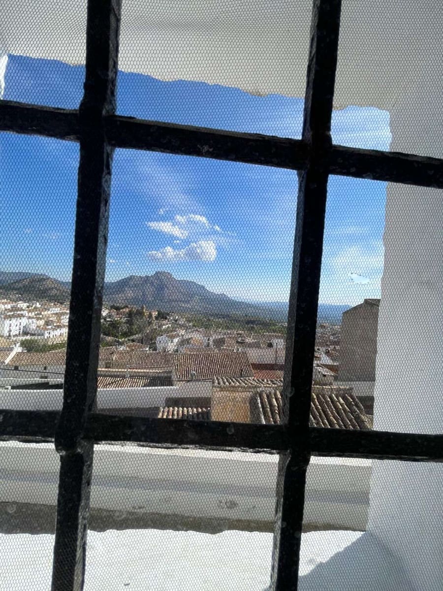 4 bedroom Townhouse for sale in Velez-Blanco with garage - € 126,000 (Ref: 9735230)