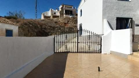 Chalet de 7 habitaciones en Cantoria en venta con piscina - 299.995 € (Ref: 9798753)