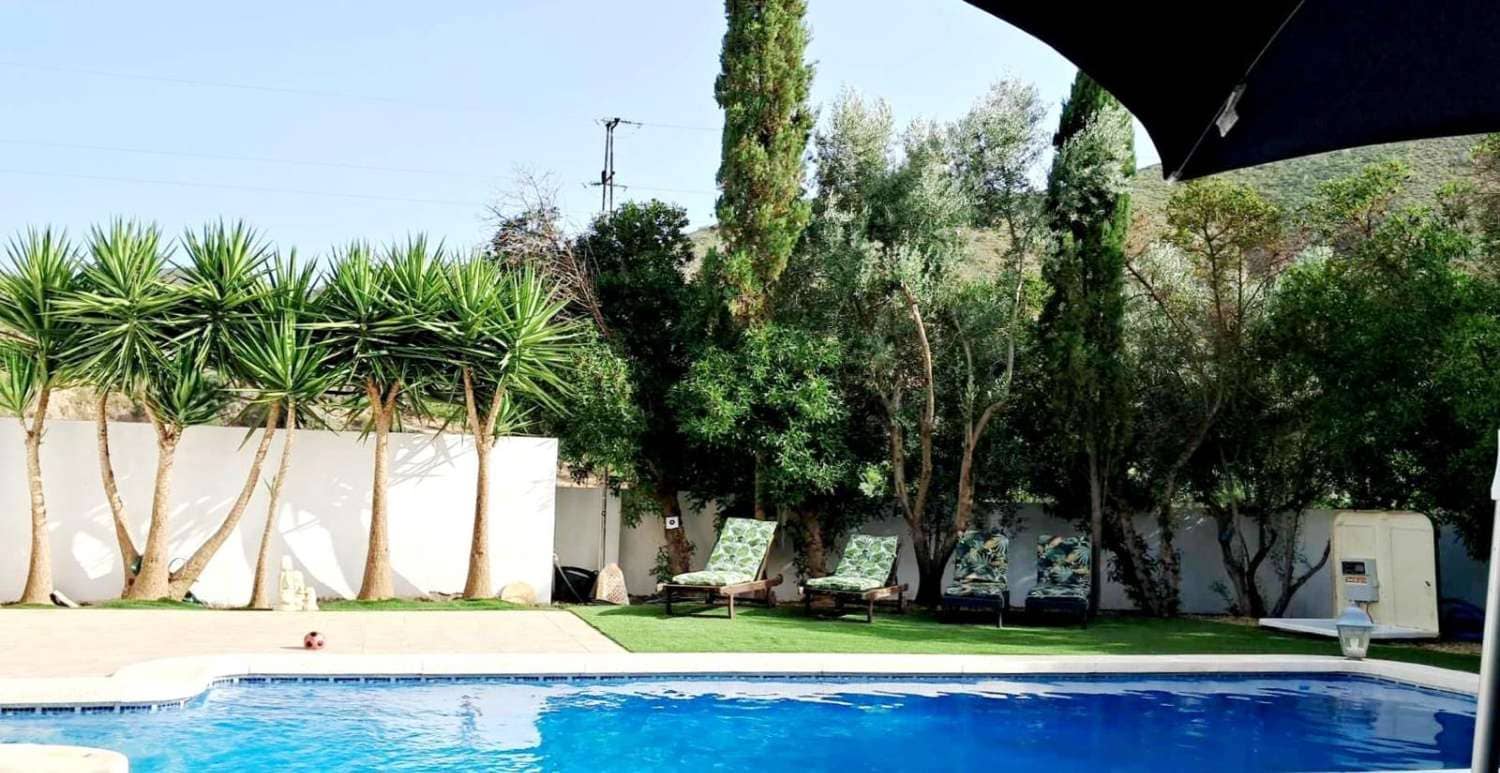 Chalet de 7 habitaciones en Cantoria en venta con piscina - 299.995 € (Ref: 9798753)