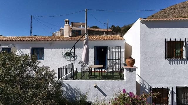 Chalet de 7 habitaciones en Cantoria en venta - 299.995 € (Ref: 9798753)