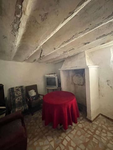 Adosado de 4 habitaciones en Vélez-Blanco en venta - 65.000 € (Ref: 9861563)