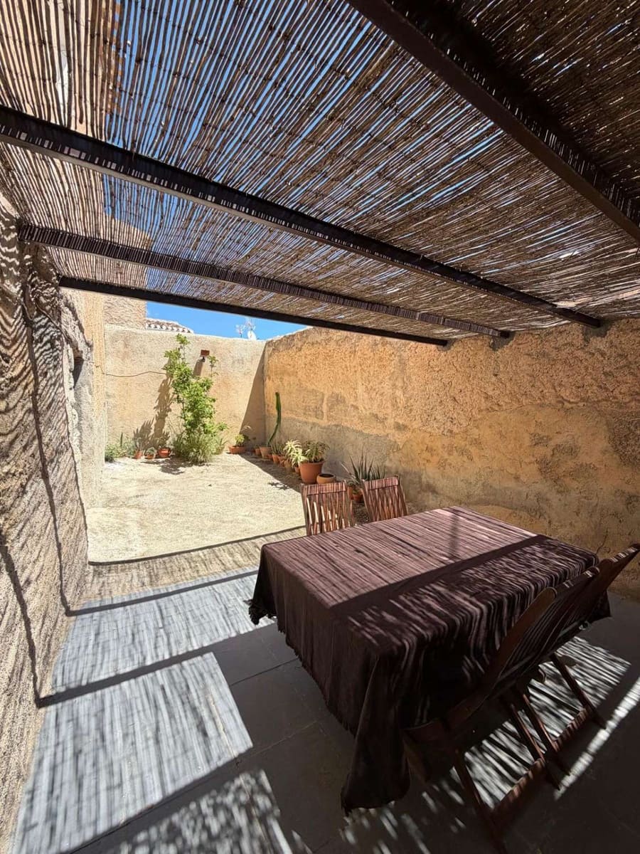 3 bedroom Terraced Villa for sale in Velez-Blanco - € 150,000 (Ref: 9861564)