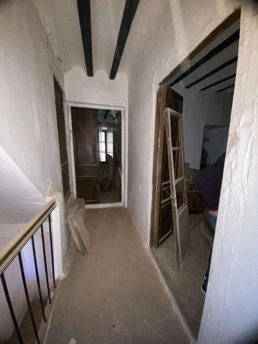 5 slaapkamer Huis te koop in Velez-Rubio - € 75.000 (Ref: 9861568)