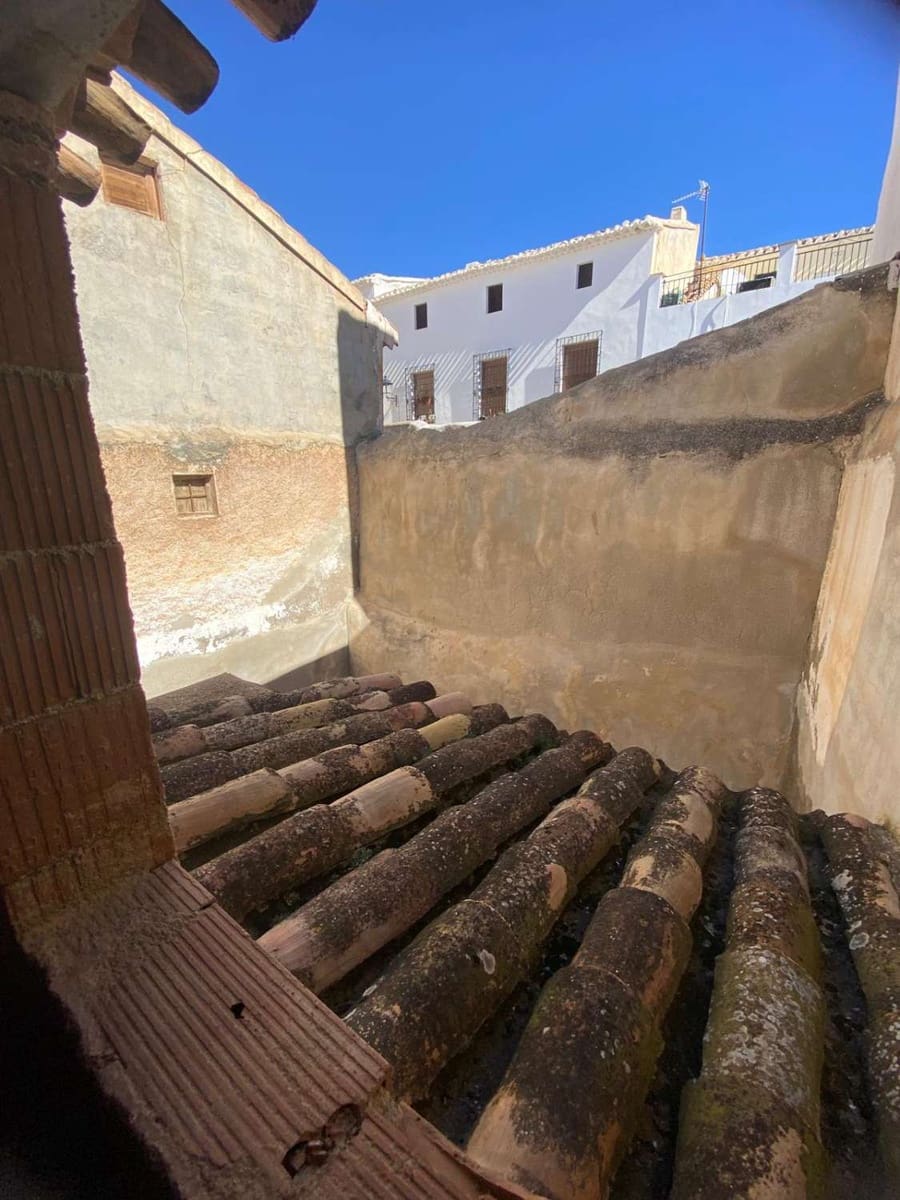 5 slaapkamer Huis te koop in Velez-Rubio - € 75.000 (Ref: 9861568)