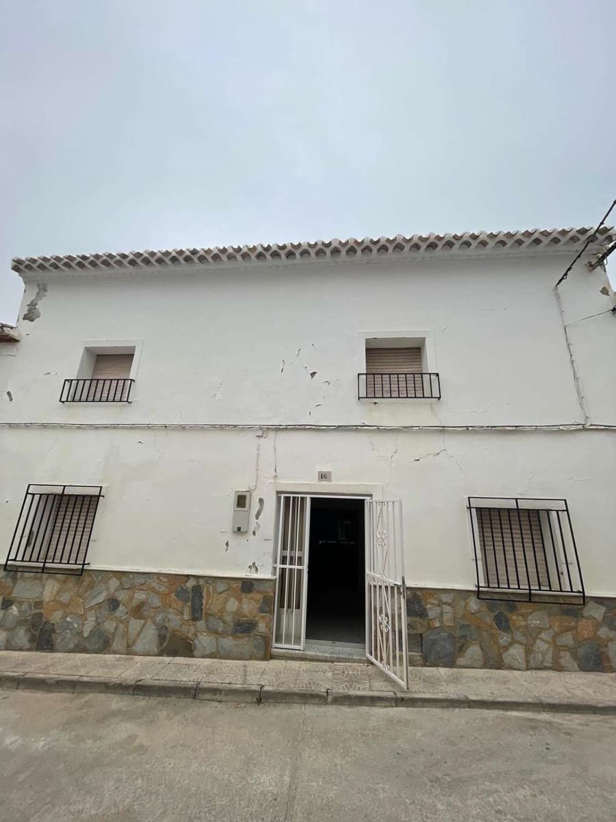5 bedroom Townhouse for sale in Velez-Blanco - € 105,000 (Ref: 9861570)