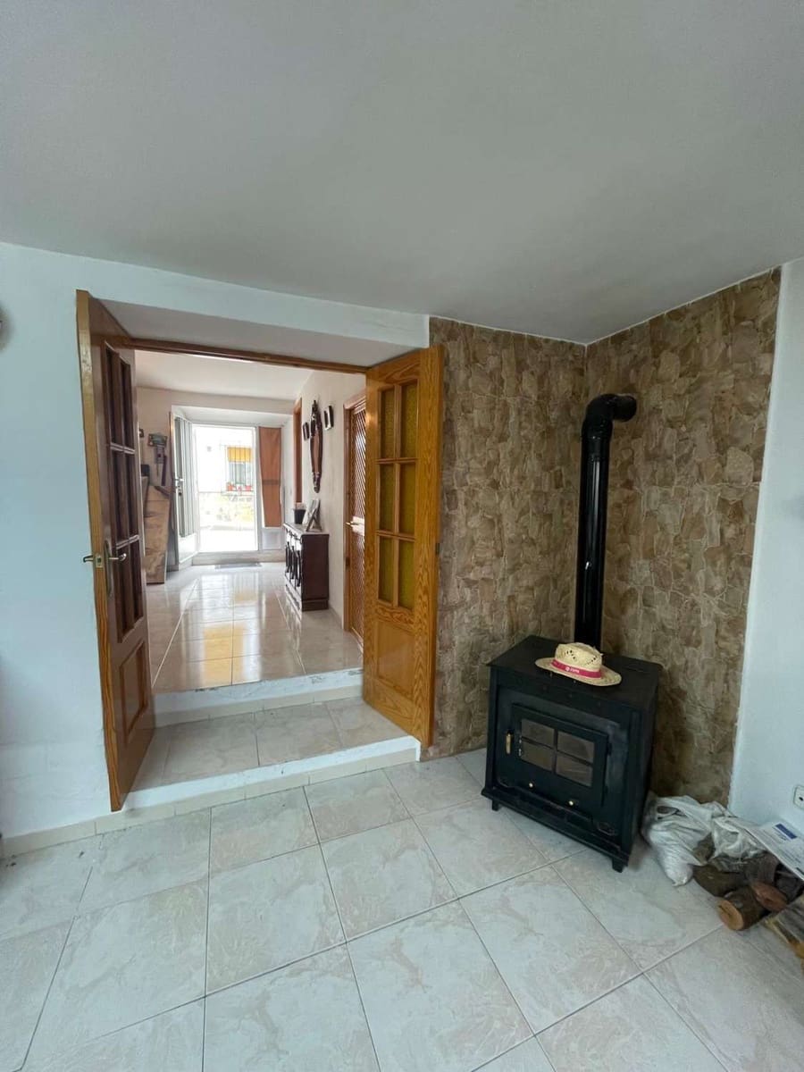 5 bedroom Townhouse for sale in Velez-Blanco - € 105,000 (Ref: 9861570)