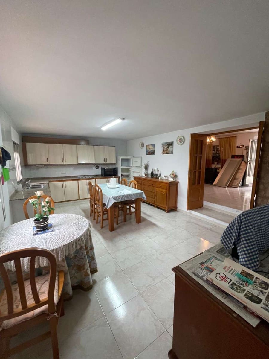 5 bedroom Townhouse for sale in Velez-Blanco - € 105,000 (Ref: 9861570)