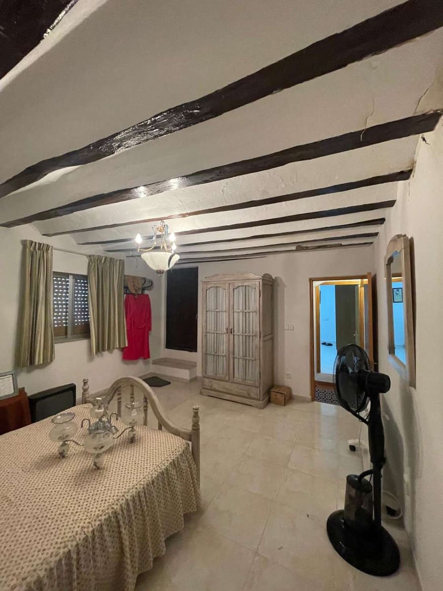 5 bedroom Townhouse for sale in Velez-Blanco - € 105,000 (Ref: 9861570)
