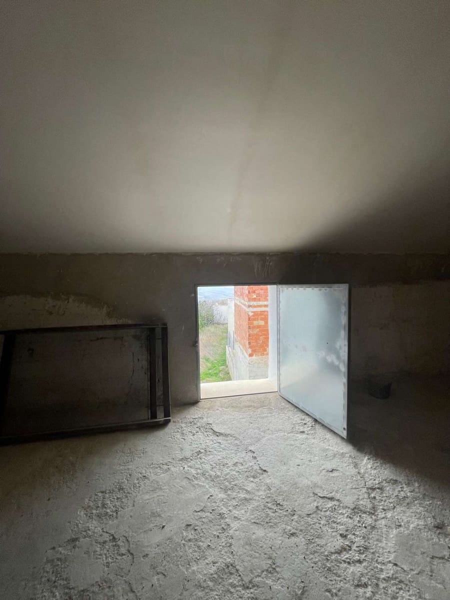 5 bedroom Townhouse for sale in Velez-Blanco - € 105,000 (Ref: 9861570)