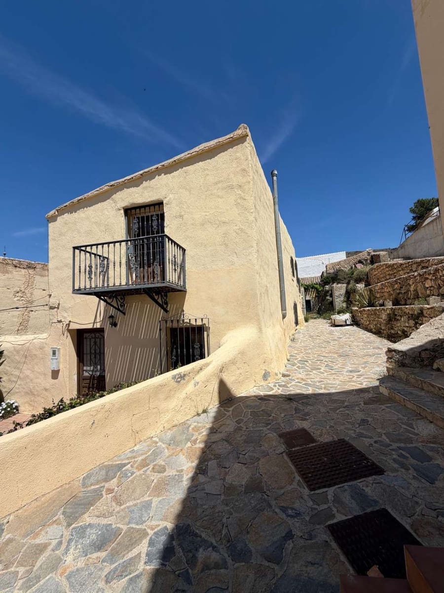 3 soverom Hus til salgs i Oria - € 130 000 (Ref: 9871646)