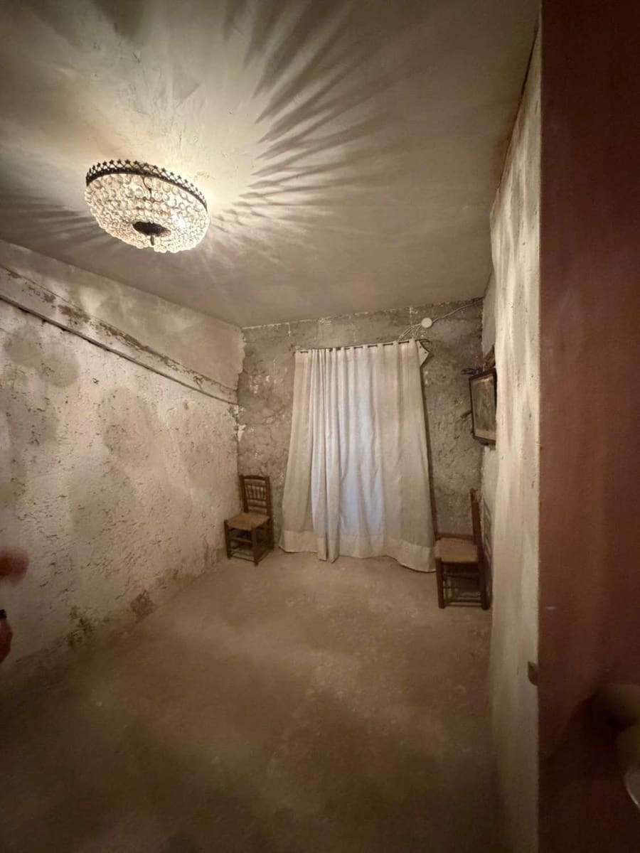5 bedroom Terraced Villa for sale in Maria - € 60,000 (Ref: 9926803)