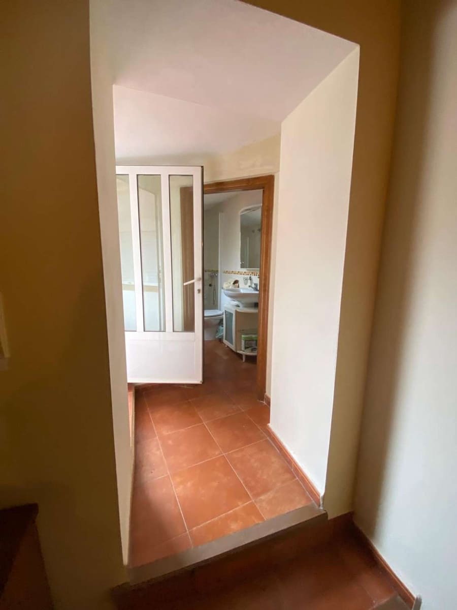 4 bedroom Apartment for sale in Velez-Blanco - € 110,000 (Ref: 9926804)