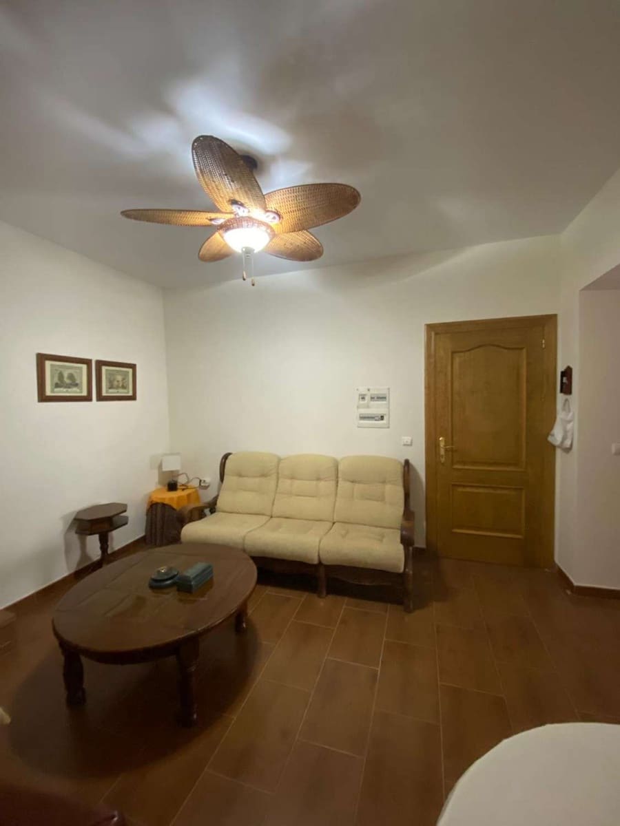 4 bedroom Apartment for sale in Velez-Blanco - € 110,000 (Ref: 9926804)