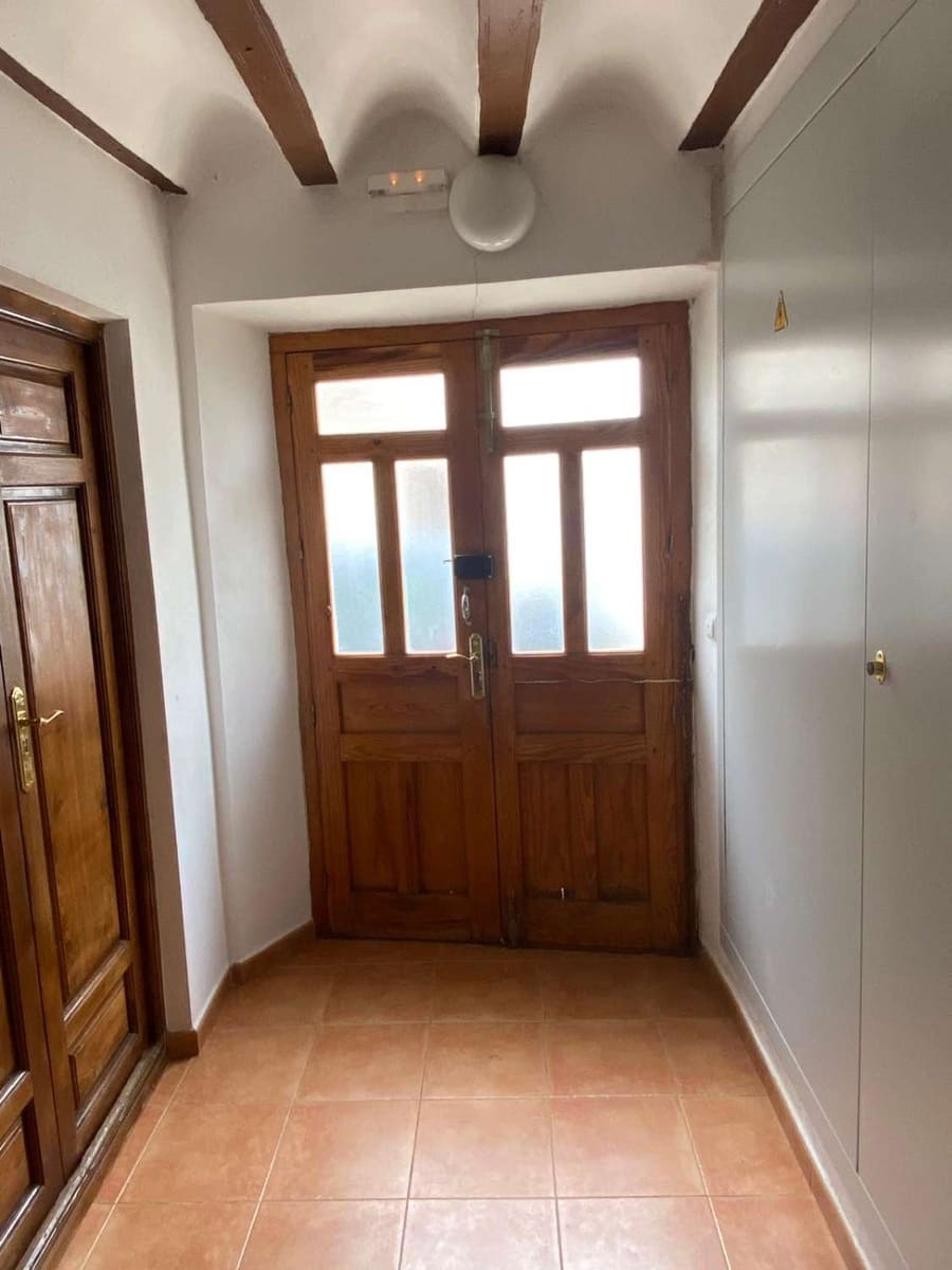 4 bedroom Apartment for sale in Velez-Blanco - € 110,000 (Ref: 9926804)
