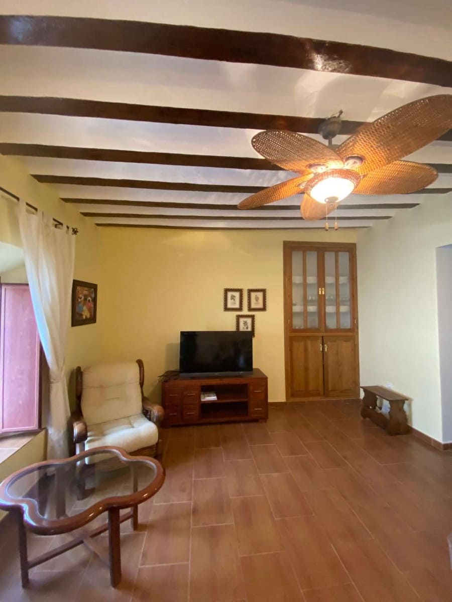 4 bedroom Apartment for sale in Velez-Blanco - € 110,000 (Ref: 9926804)