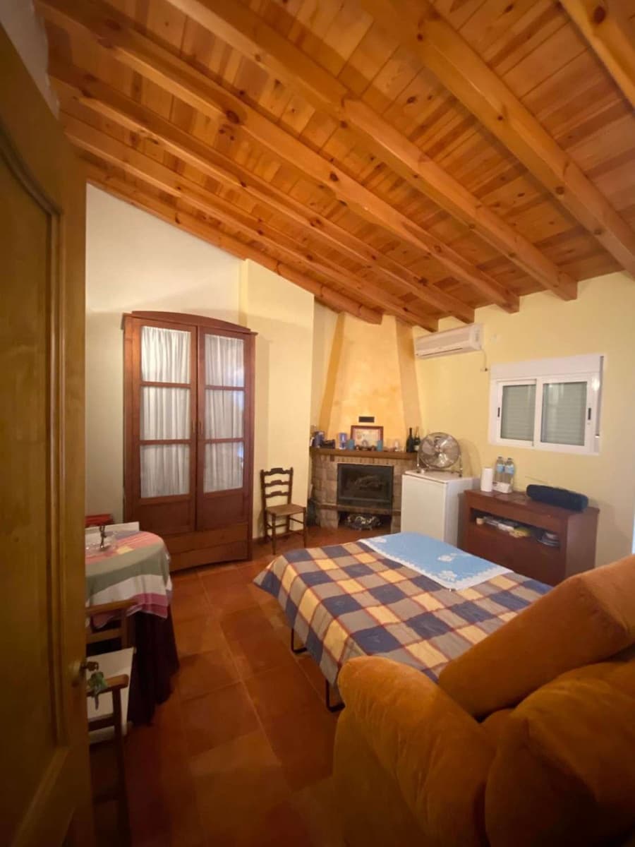 4 bedroom Apartment for sale in Velez-Blanco - € 110,000 (Ref: 9926804)