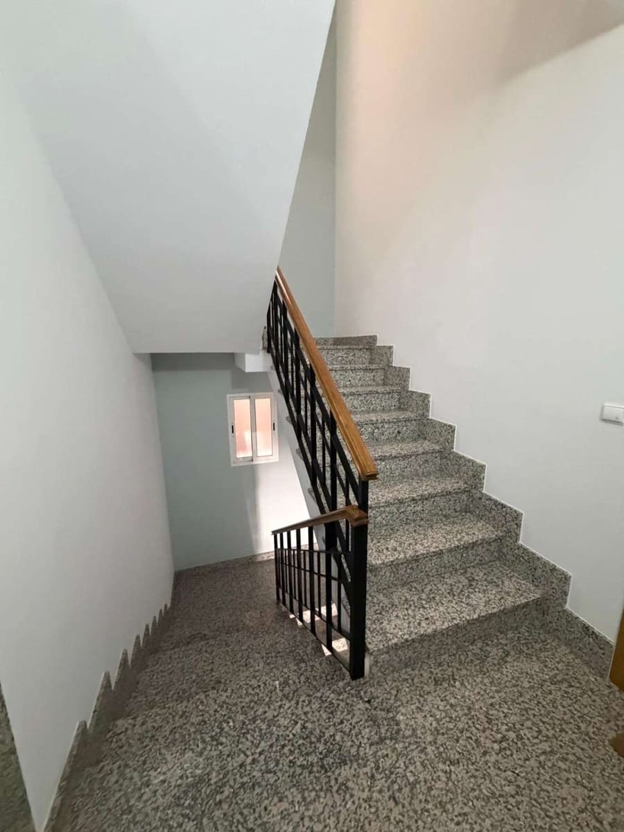 4 bedroom Apartment for sale in Velez-Rubio with garage - € 170,000 (Ref: 9926805)