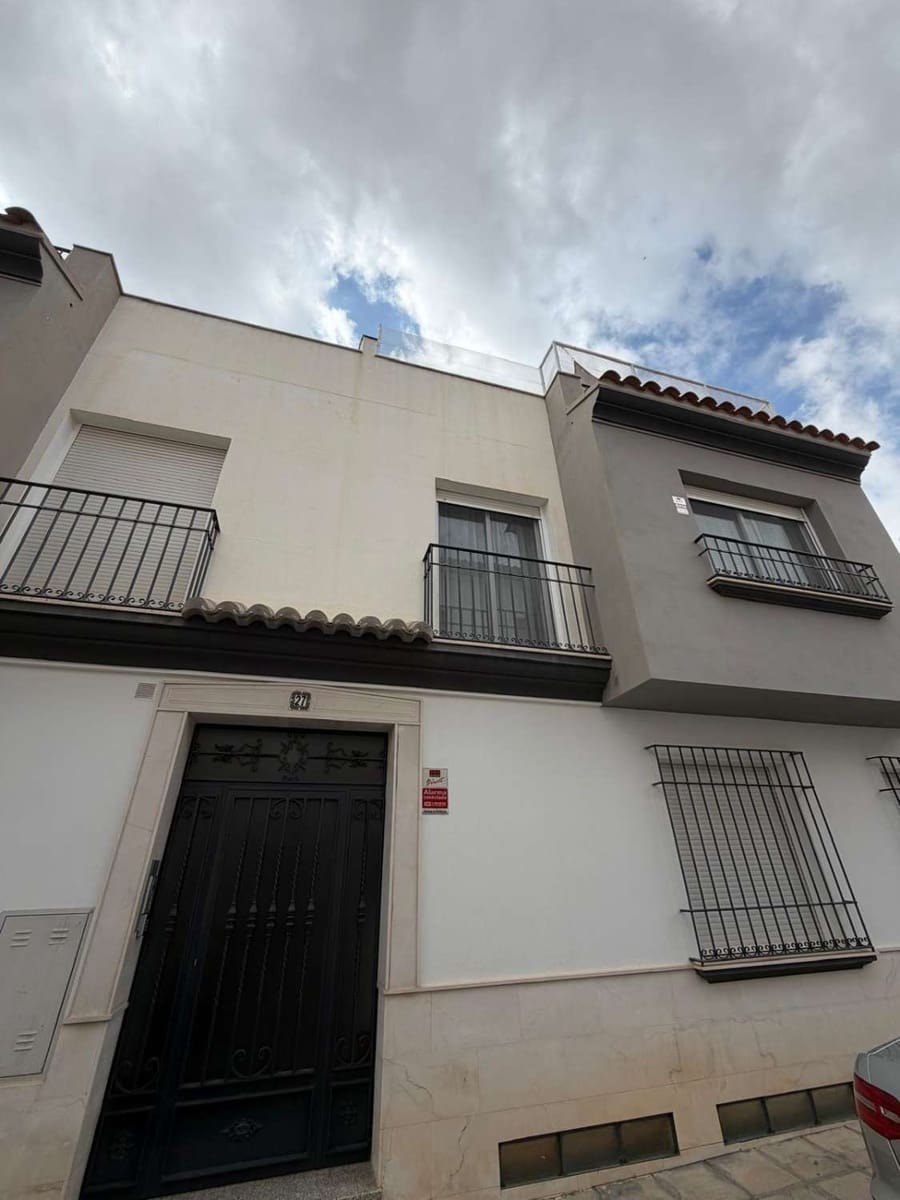 4 bedroom Apartment for sale in Velez-Rubio with garage - € 170,000 (Ref: 9926805)