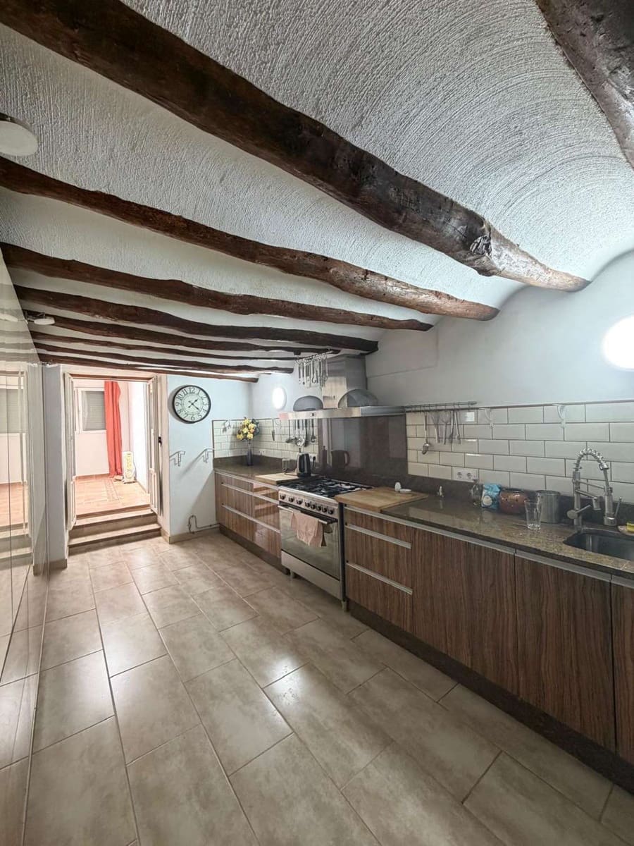 7 bedroom Villa for sale in Velez-Blanco with pool - € 499,950 (Ref: 9966157)