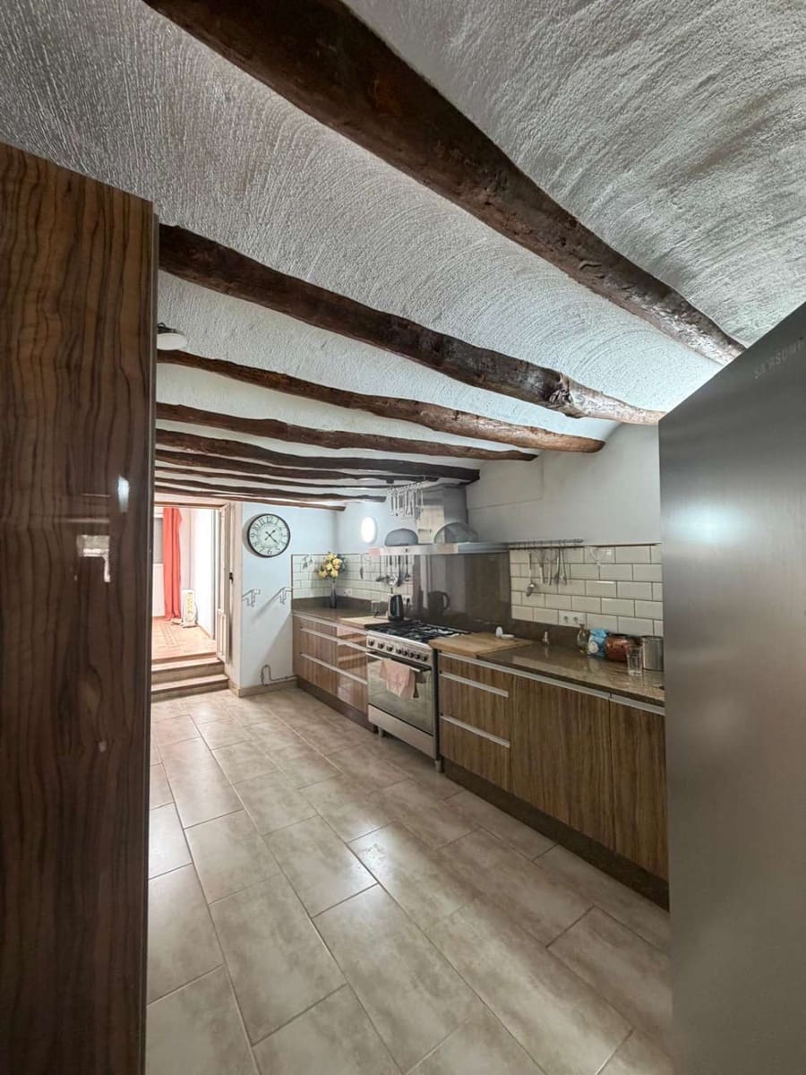 7 bedroom Villa for sale in Velez-Blanco with pool - € 499,950 (Ref: 9966157)