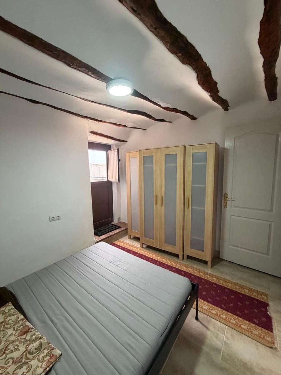 7 bedroom Villa for sale in Velez-Blanco with pool - € 499,950 (Ref: 9966157)