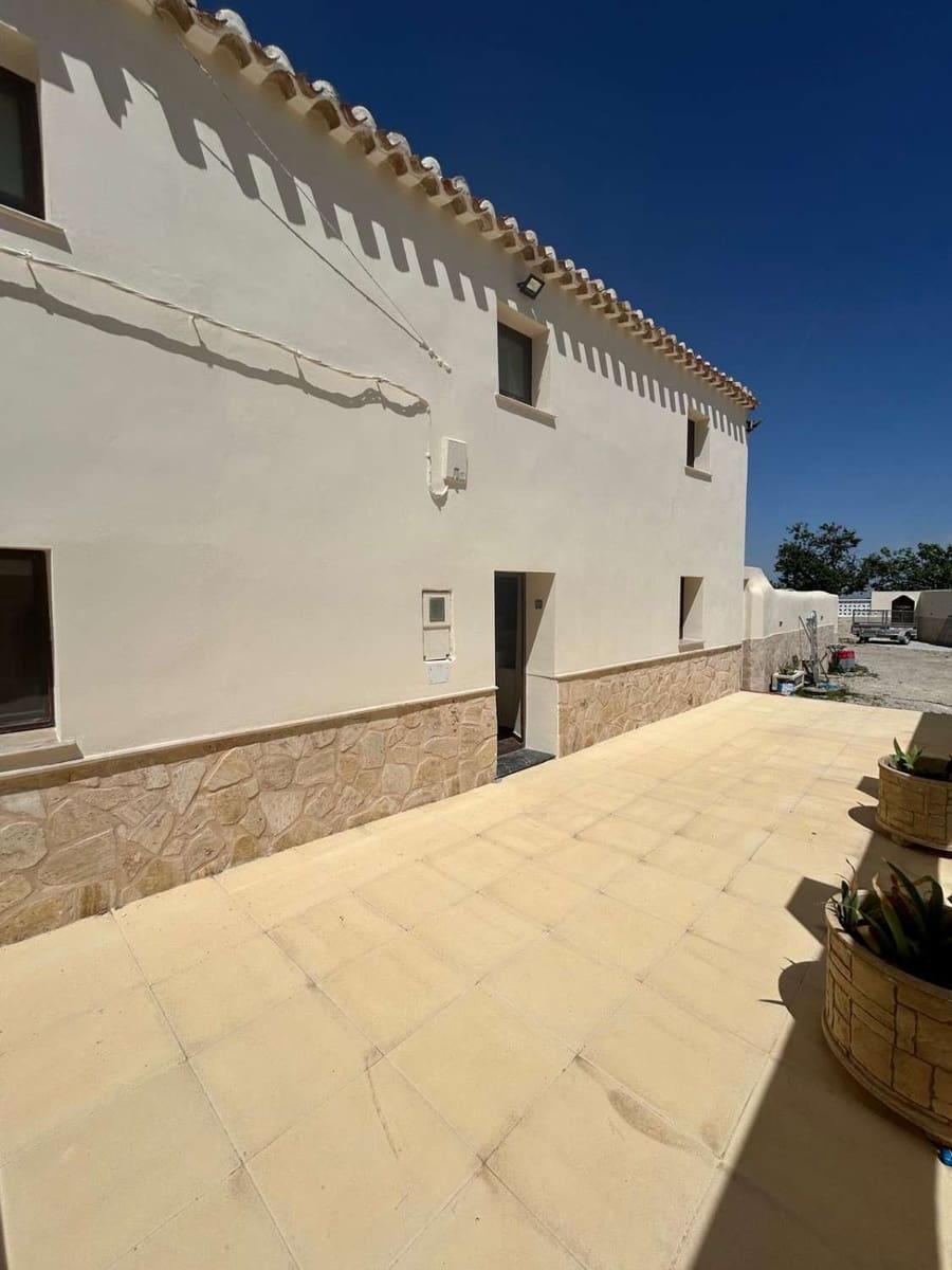 7 bedroom Villa for sale in Velez-Blanco with pool - € 499,950 (Ref: 9966157)