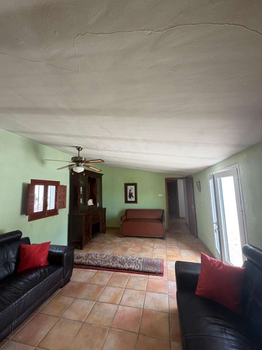 7 bedroom Villa for sale in Velez-Blanco with pool - € 499,950 (Ref: 9966157)