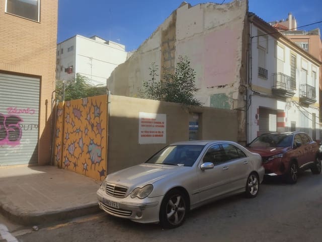 Tontti myytävänä paikassa Mont-Olivet, Valencia kaupunki - 150 000 € (Ref: 9147739)