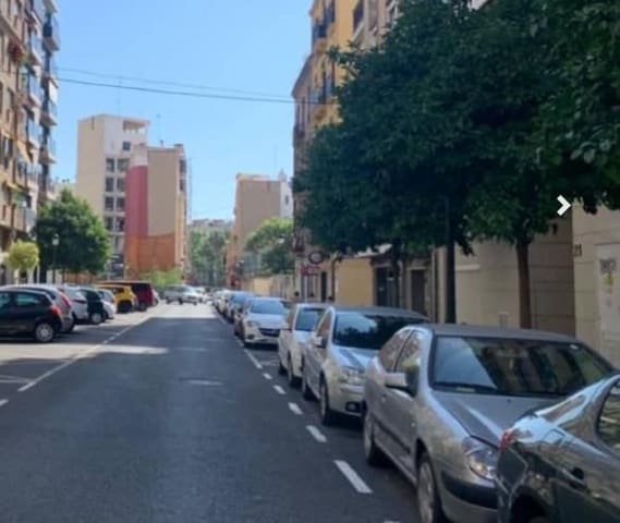 Erhverv til salg i La Petxina, Valencia by - € 243.200 (Ref: 9147740)