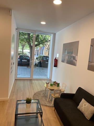 Erhverv til salg i Benicalap, Valencia by - € 195.000 (Ref: 9147764)