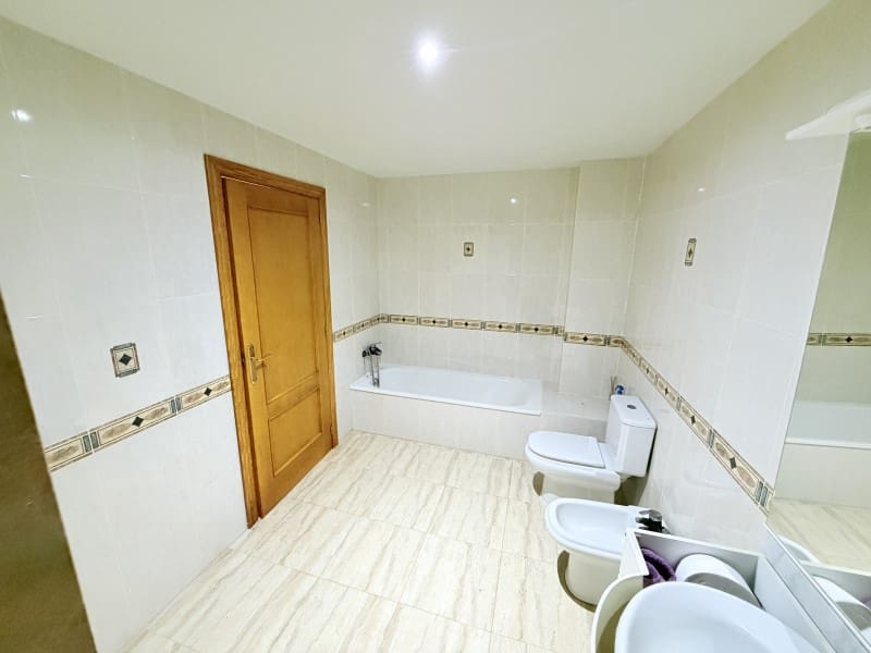 3 bedroom Flat for sale in Canals - € 120,000 (Ref: 10008787)