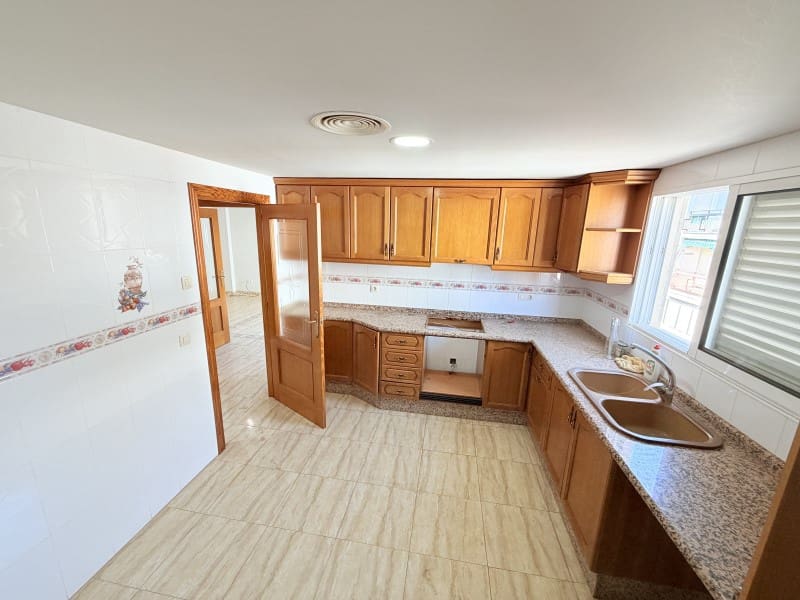 3 bedroom Flat for sale in Canals - € 120,000 (Ref: 10008787)