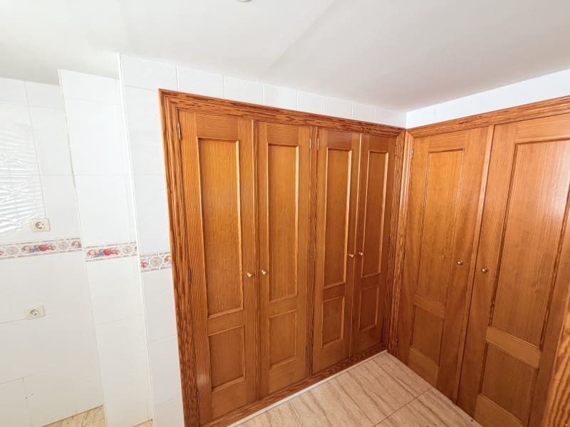 3 bedroom Flat for sale in Canals - € 120,000 (Ref: 10008787)