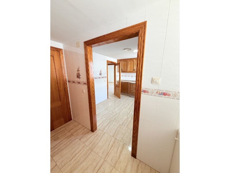 3 bedroom Flat for sale in Canals - € 120,000 (Ref: 10008787)