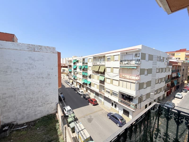 3 bedroom Flat for sale in Canals - € 120,000 (Ref: 10008787)