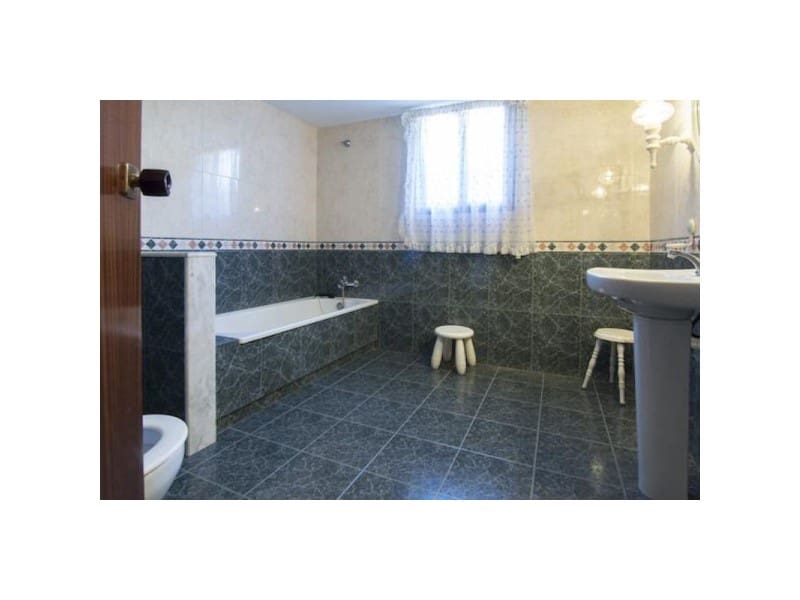 6 soveværelse Villa til salg i Canals med garage - € 400.000 (Ref: 10008790)