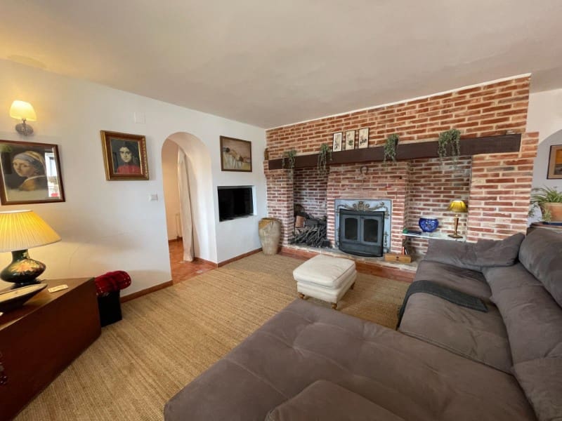 4 bedroom Villa for sale in Balones with pool garage - € 325,000 (Ref: 10008791)