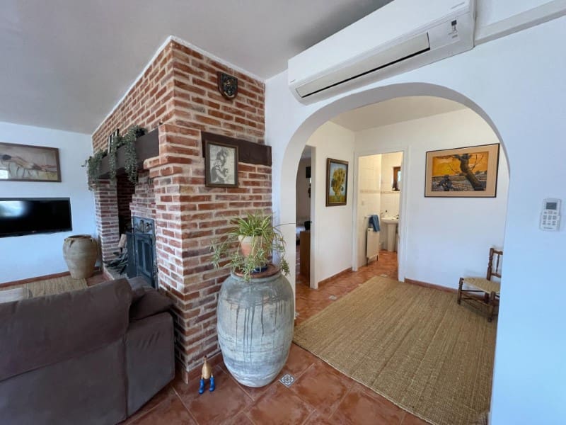 4 bedroom Villa for sale in Balones with pool garage - € 325,000 (Ref: 10008791)