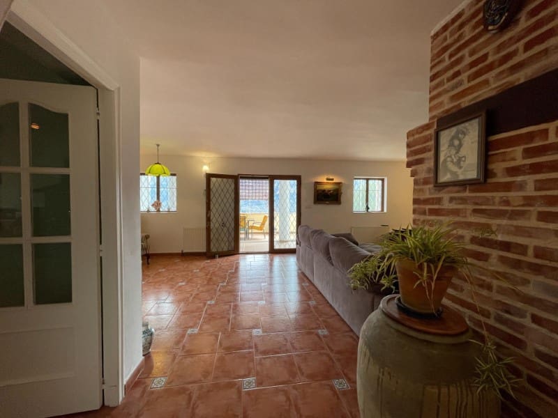 4 bedroom Villa for sale in Balones with pool garage - € 325,000 (Ref: 10008791)
