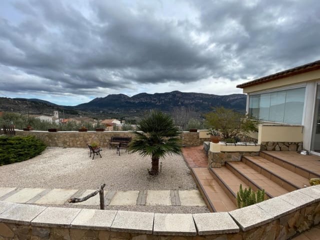 4 bedroom Villa for sale in Balones with pool garage - € 325,000 (Ref: 10008791)