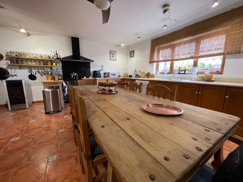 4 bedroom Villa for sale in Balones with pool garage - € 325,000 (Ref: 10008791)