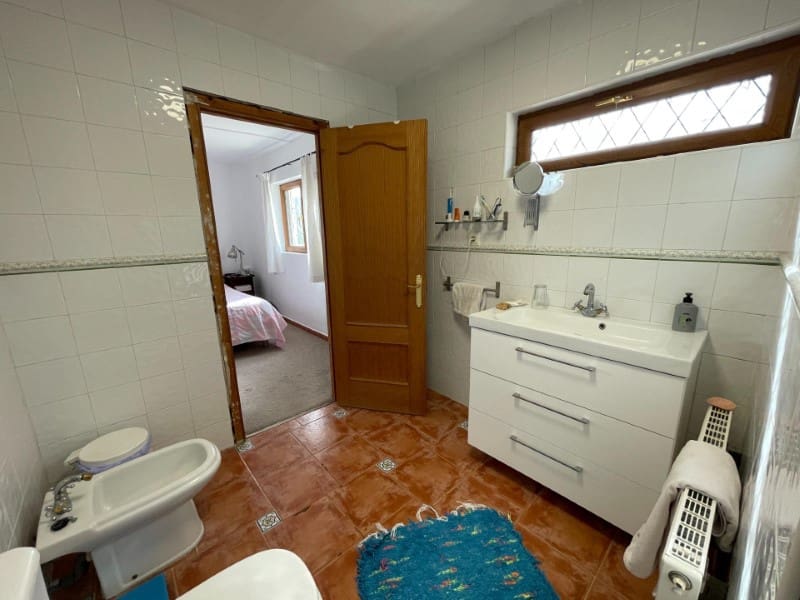 4 bedroom Villa for sale in Balones with pool garage - € 325,000 (Ref: 10008791)
