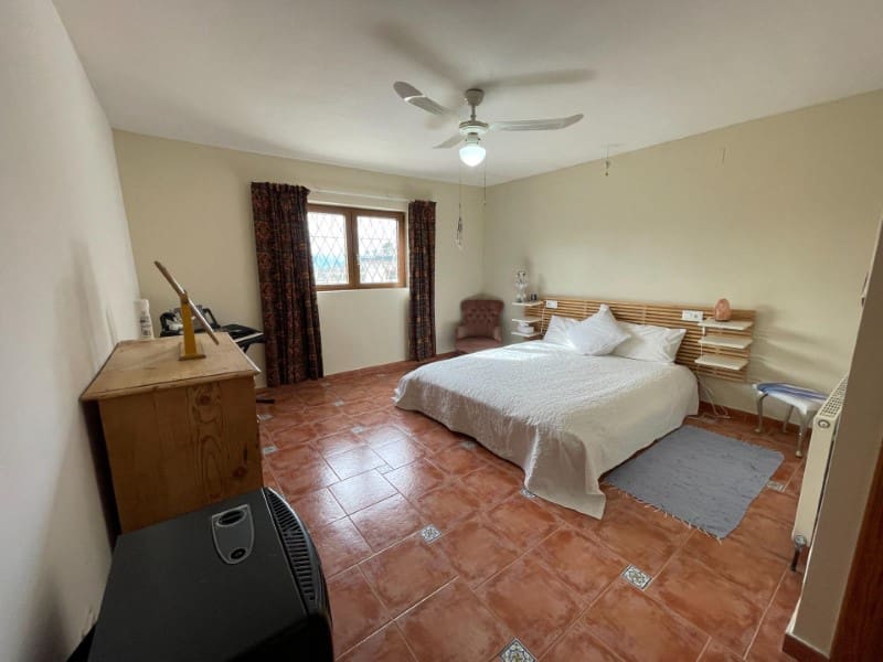 4 bedroom Villa for sale in Balones with pool garage - € 325,000 (Ref: 10008791)