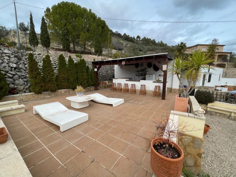 4 bedroom Villa for sale in Balones with pool garage - € 325,000 (Ref: 10008791)